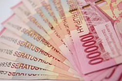 Memanas! Rupiah Masih Lemah Dibandingkan Dolar Amerika Siang Ini